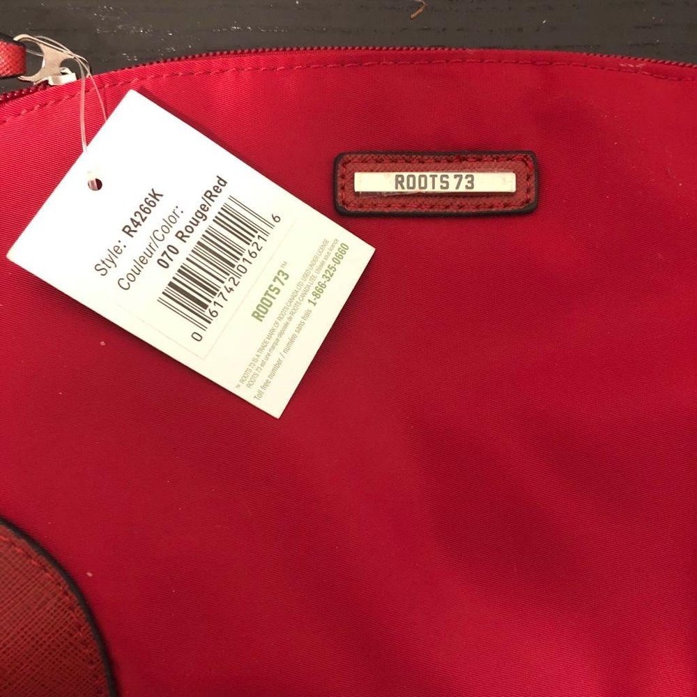 NWT Roots Clutch - Picture 2 of 5